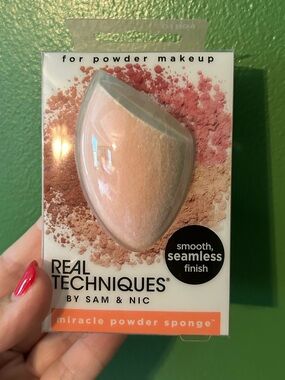 Real Techniques Powder Makeup Sponge Blender